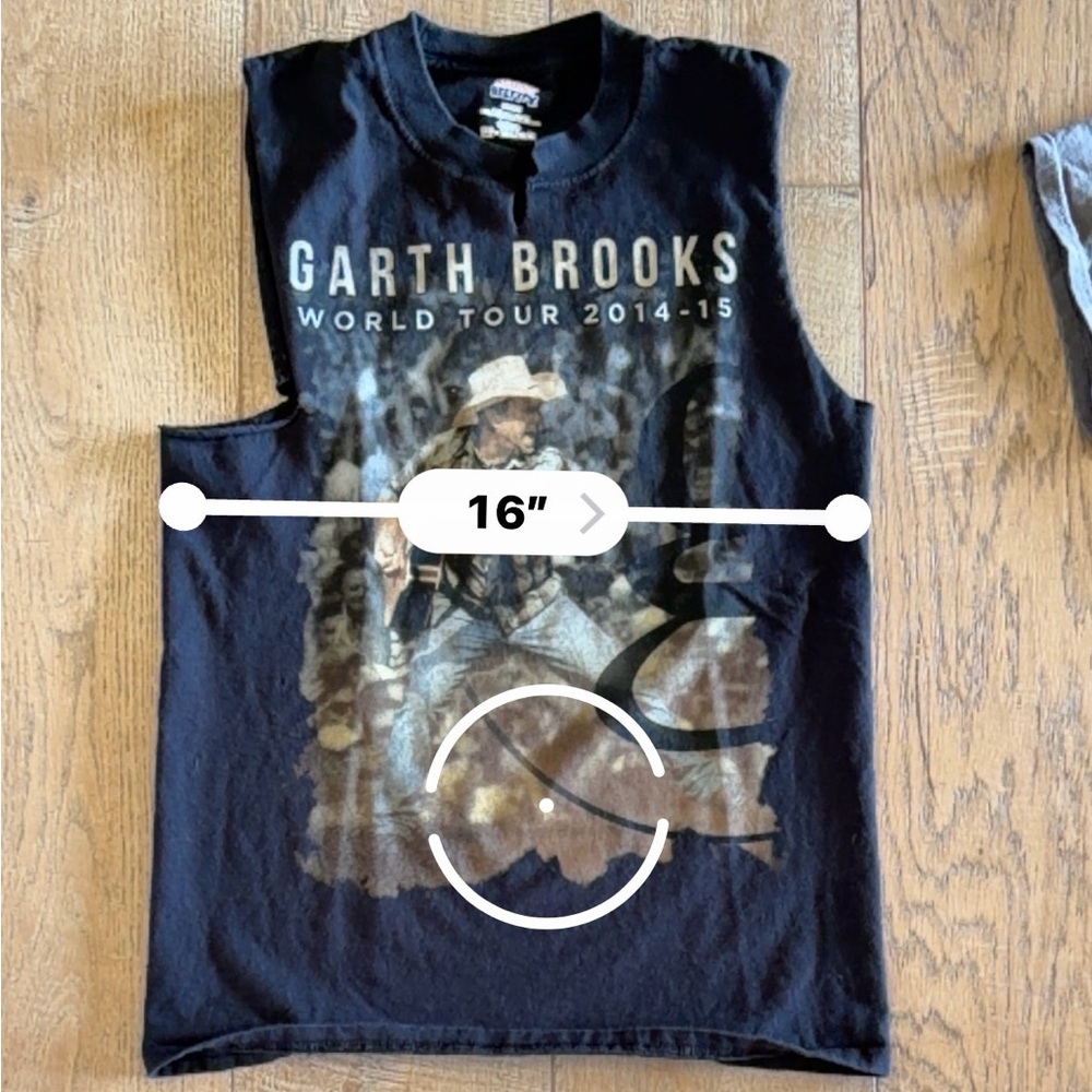 Graphic Garth Brooks Tour Tee World Tour 2014-15 CUT UP vintage band t-shirt - Picture 4 of 5